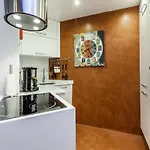 アパート Carmo Chiado Deluxe リスボン