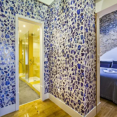 Апартаменты Carmo Chiado Deluxe *