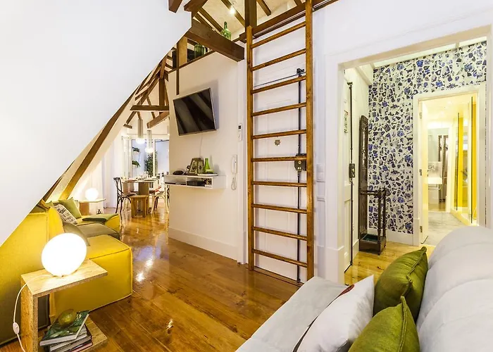 Carmo Chiado Deluxe *