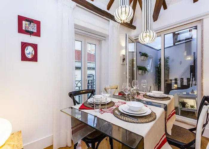 Carmo Chiado Deluxe *