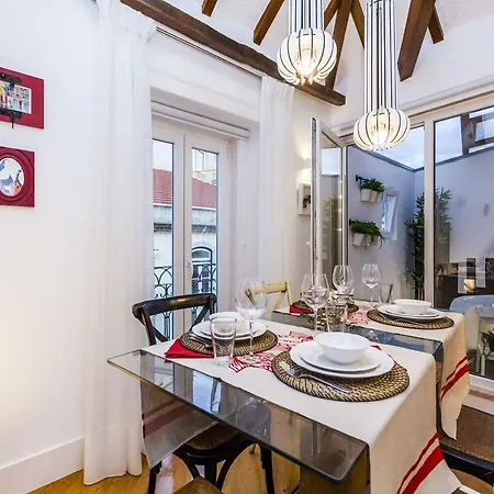 Carmo Chiado Deluxe *